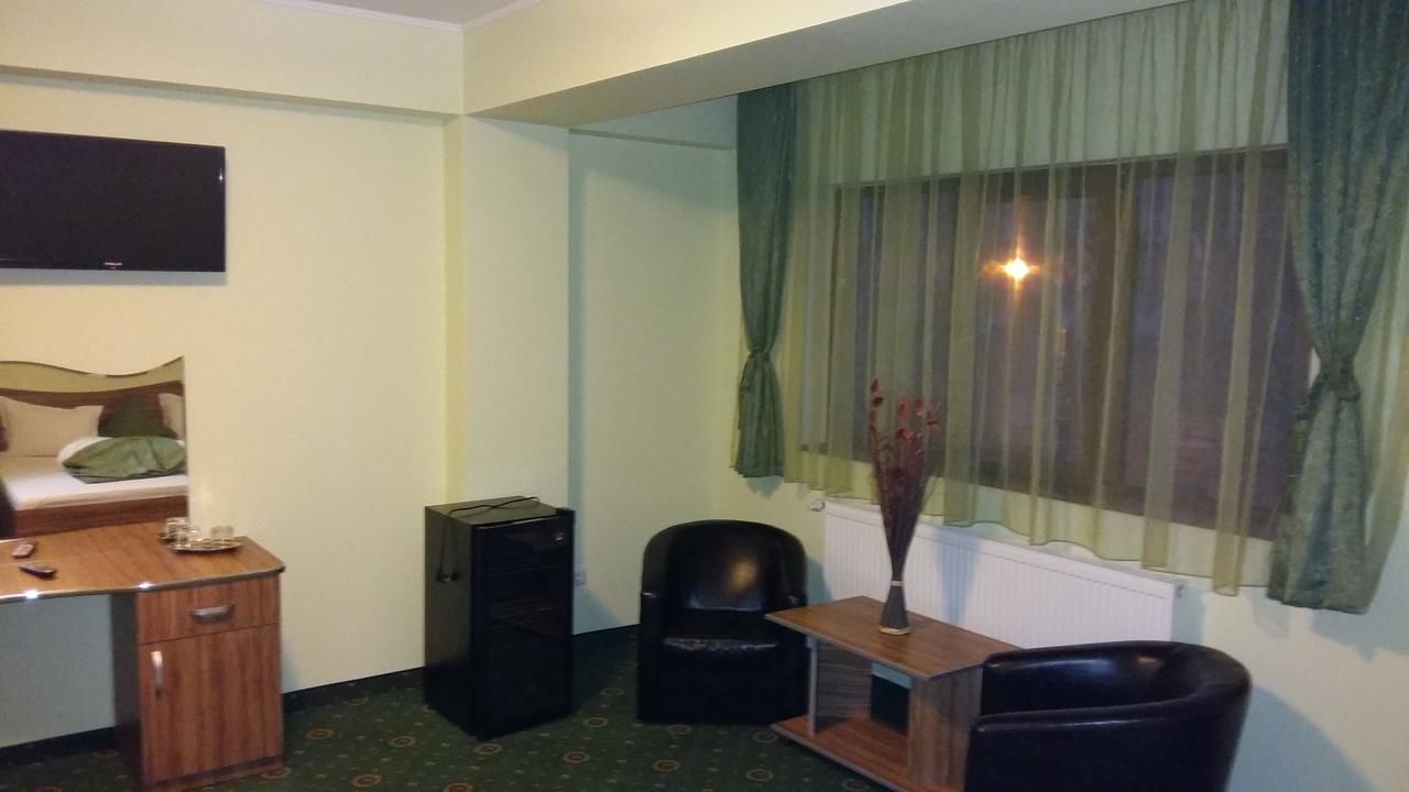 Отель Hotel Corneliuss Галац-18